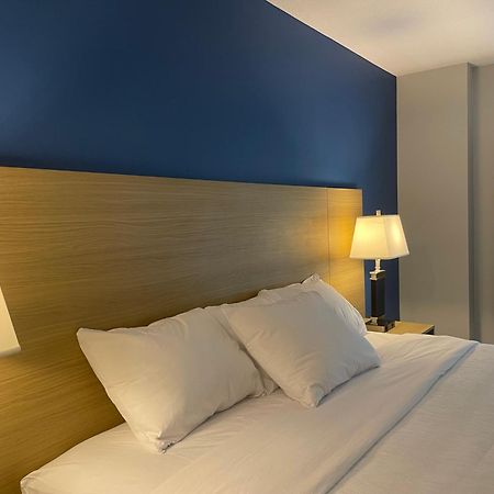Baymont By Wyndham Gold River Exterior foto
